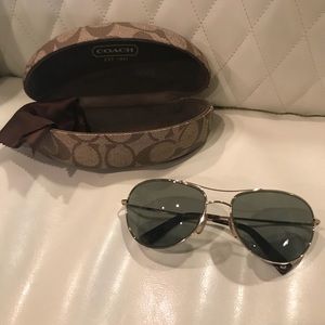 Coach ‘Quinn’ Aviator sunglasses